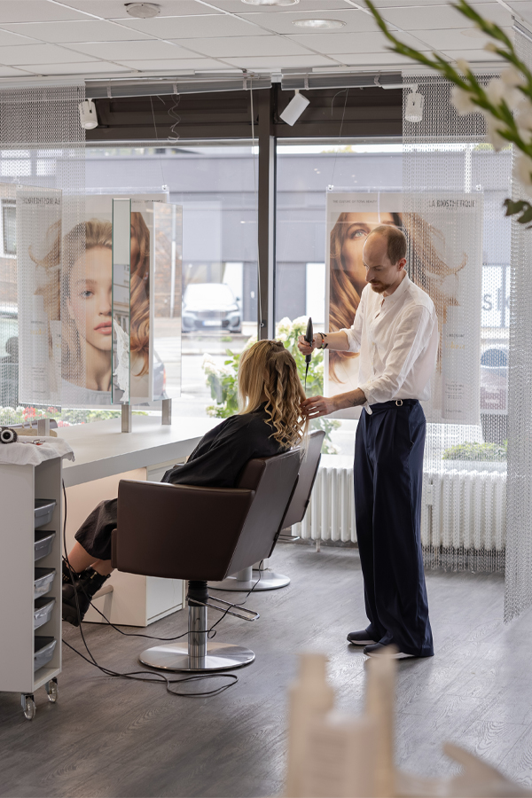 Friseur Oberhausen Johannes Mirdan in Aktion 3